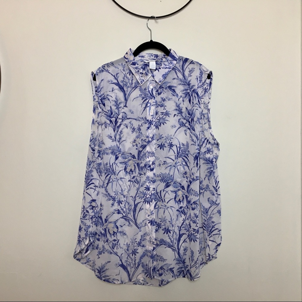 H&M blue and white toile chiffon sleeveless blouse